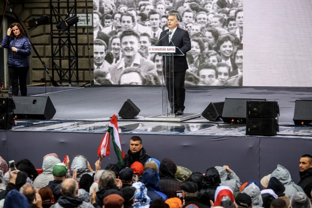 “L’Europa è su un binario morto. Noi ungheresi sappiamo il perché”, il discorso di Orbán
